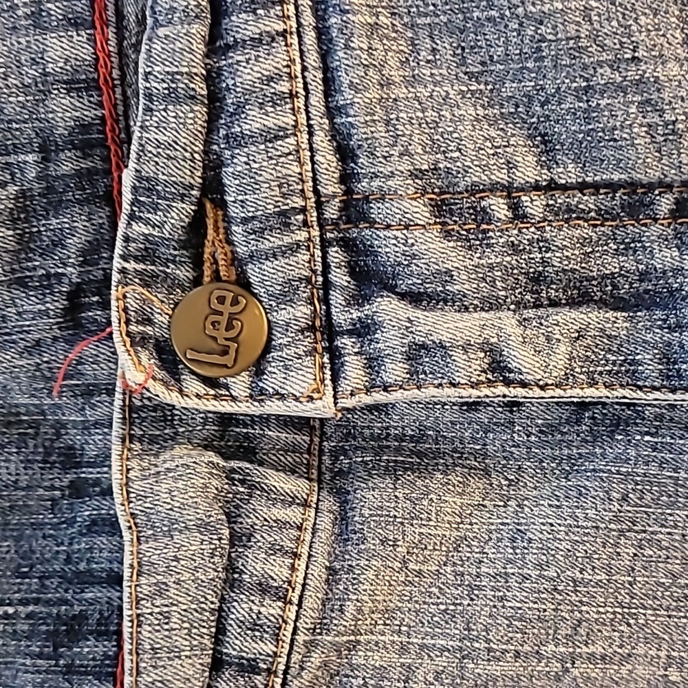 Ladies Jean Shorts - Picture 7 of 10